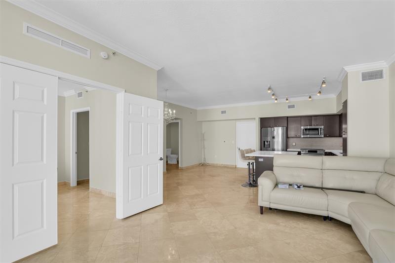 Image 11 of 40 For 1745 Hallandale Beach Blvd  Ph03w