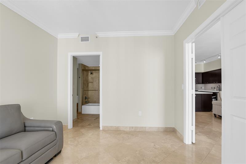 Image 14 of 40 For 1745 Hallandale Beach Blvd  Ph03w