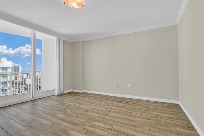 Image 18 of 40 For 1745 Hallandale Beach Blvd  Ph03w