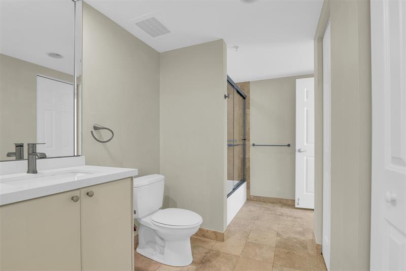 Image 24 of 40 For 1745 Hallandale Beach Blvd  Ph03w
