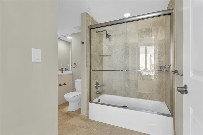 Image 25 of 40 For 1745 Hallandale Beach Blvd  Ph03w