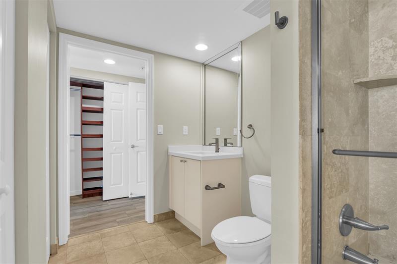 Image 26 of 40 For 1745 Hallandale Beach Blvd  Ph03w