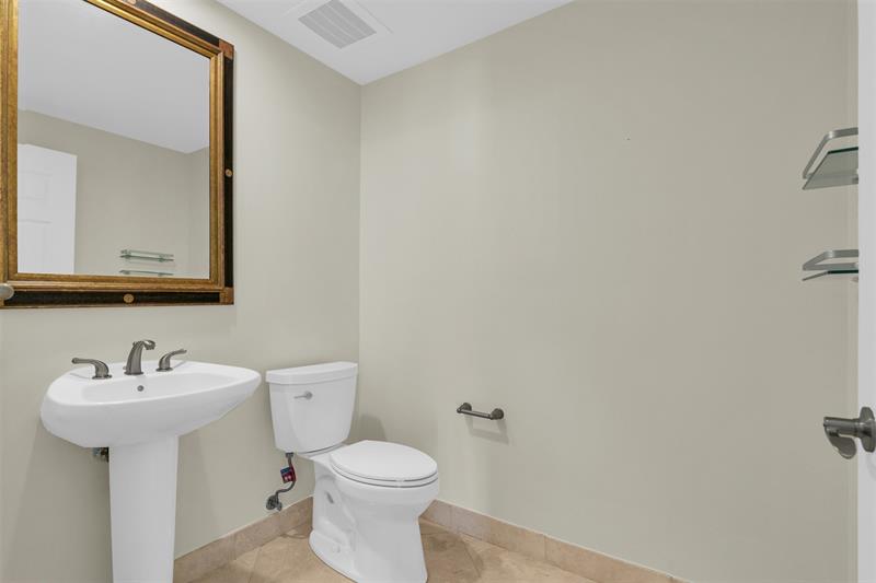 Image 28 of 40 For 1745 Hallandale Beach Blvd  Ph03w