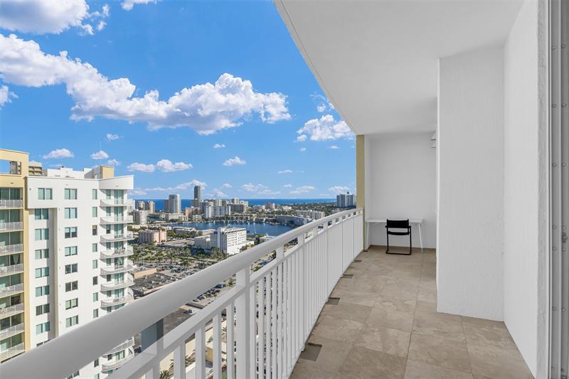 Image 30 of 40 For 1745 Hallandale Beach Blvd  Ph03w
