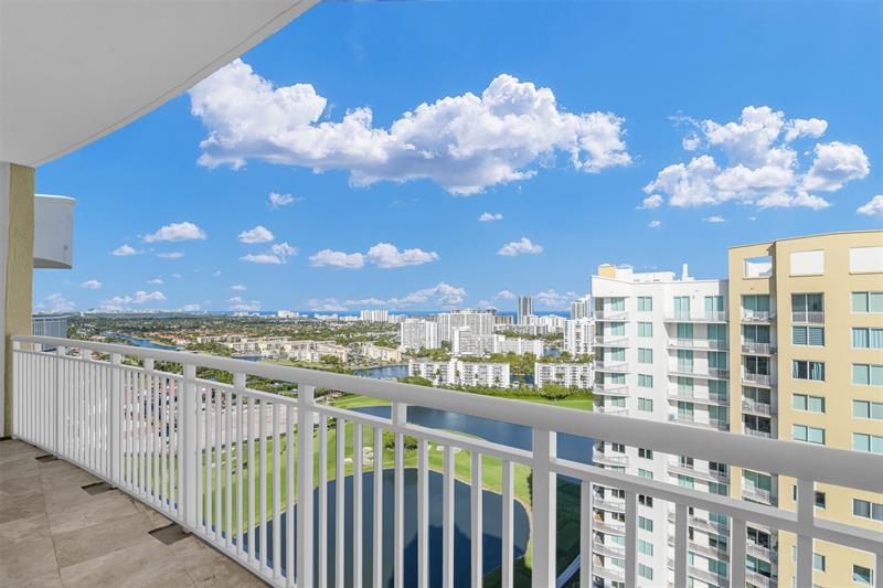 Image 31 of 40 For 1745 Hallandale Beach Blvd  Ph03w