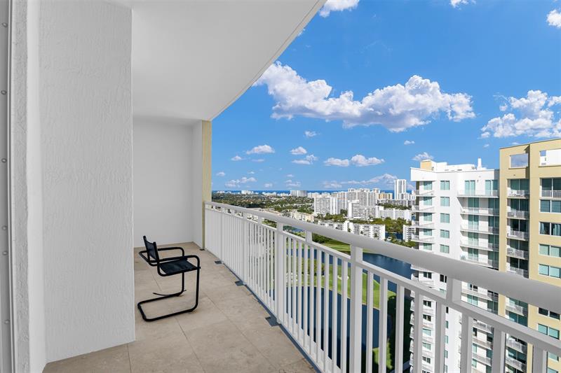 Image 32 of 40 For 1745 Hallandale Beach Blvd  Ph03w