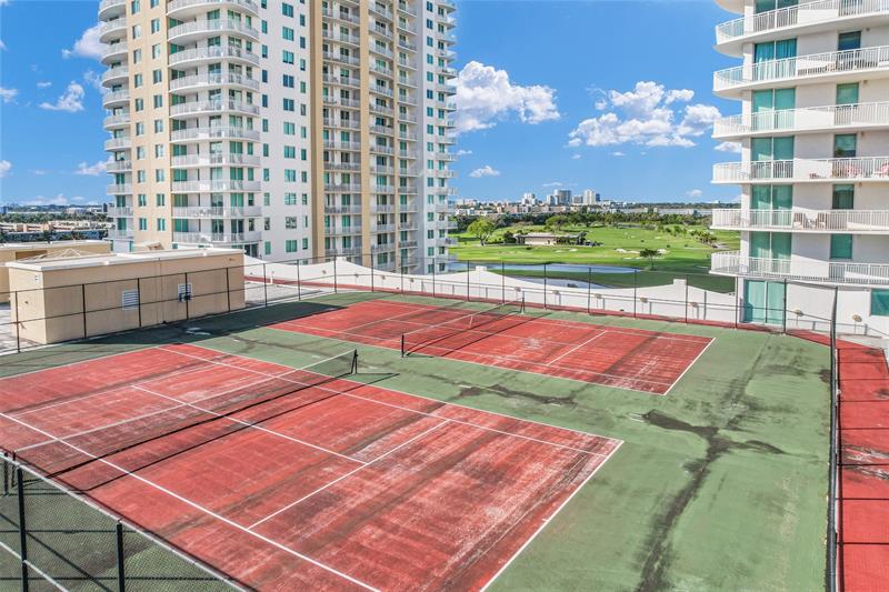 Image 34 of 40 For 1745 Hallandale Beach Blvd  Ph03w