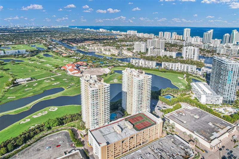 Image 38 of 40 For 1745 Hallandale Beach Blvd  Ph03w