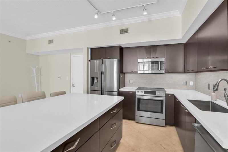 Image 4 of 40 For 1745 Hallandale Beach Blvd  Ph03w