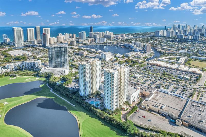 Image 5 of 40 For 1745 Hallandale Beach Blvd  Ph03w