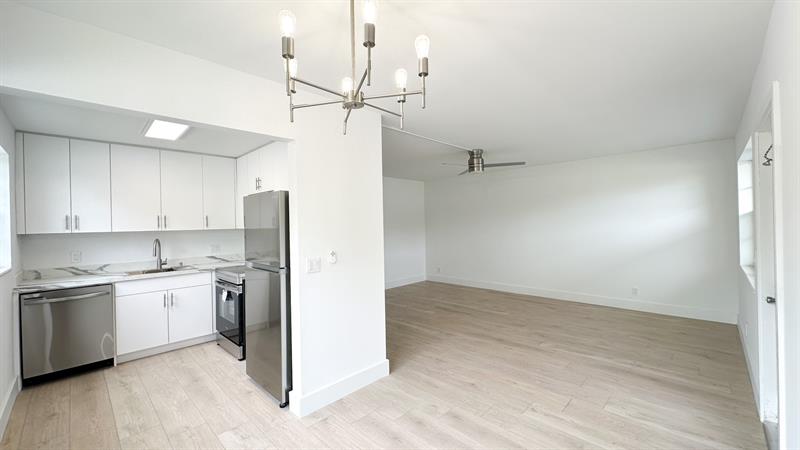 Image 3 of 43 For 109 Harwood J  109