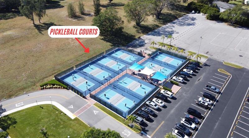 Image 33 of 43 For 109 Harwood J  109