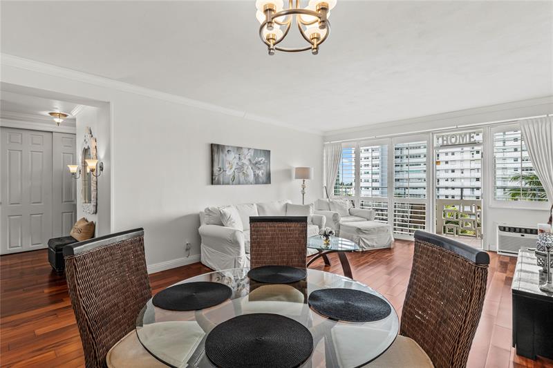 Image 20 of 39 For 1900 Ocean Dr  503