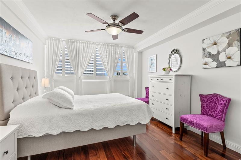 Image 21 of 39 For 1900 Ocean Dr  503