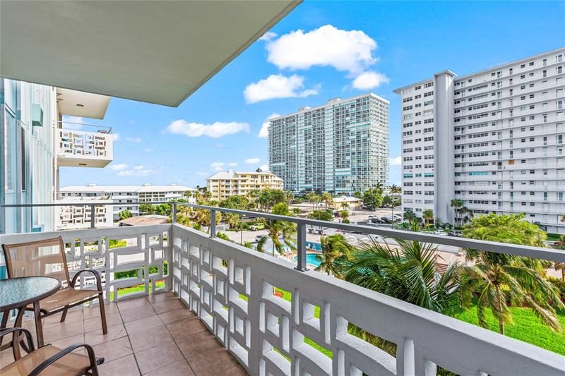 Image 25 of 39 For 1900 Ocean Dr  503