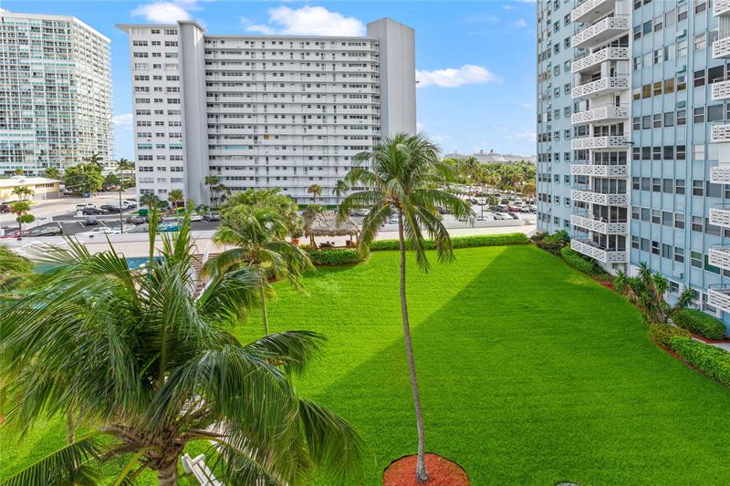 Image 26 of 39 For 1900 Ocean Dr  503