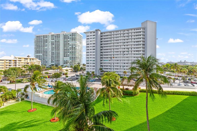 Image 27 of 39 For 1900 Ocean Dr  503