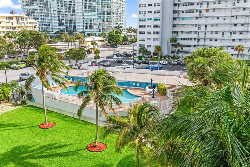 Image 28 of 39 For 1900 Ocean Dr  503