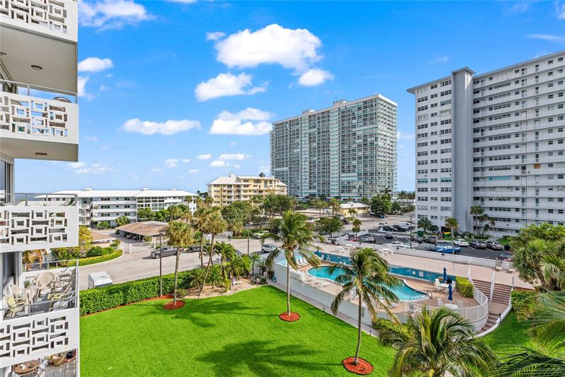 Image 29 of 39 For 1900 Ocean Dr  503