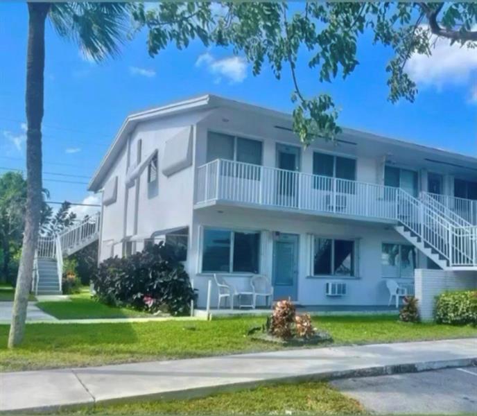 Image 11 of 16 For 1920 Ne 51st Ct  101