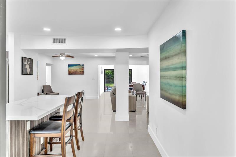 Image 19 of 51 For 410 Country Club Cir