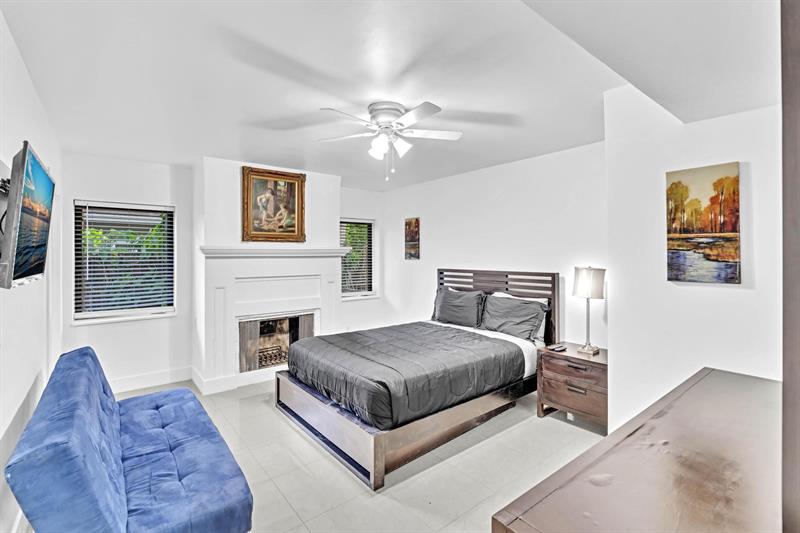 Image 32 of 51 For 410 Country Club Cir