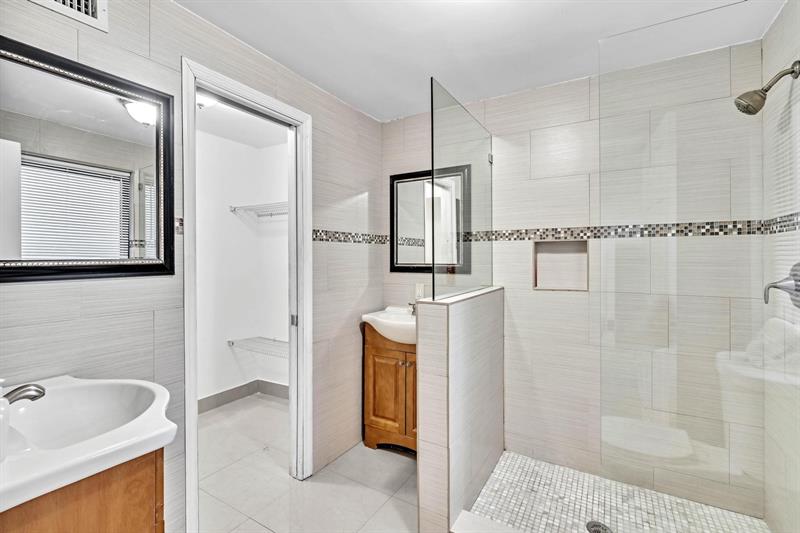 Image 35 of 51 For 410 Country Club Cir