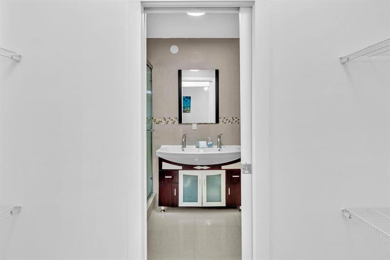 Image 40 of 51 For 410 Country Club Cir
