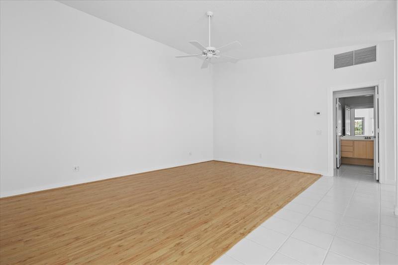 Image 11 of 33 For 7747 Spicewood Cir