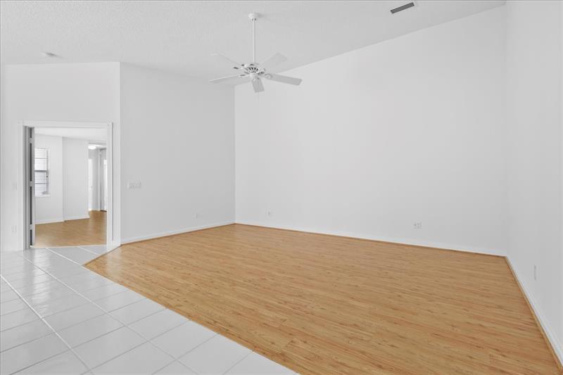 Image 12 of 33 For 7747 Spicewood Cir