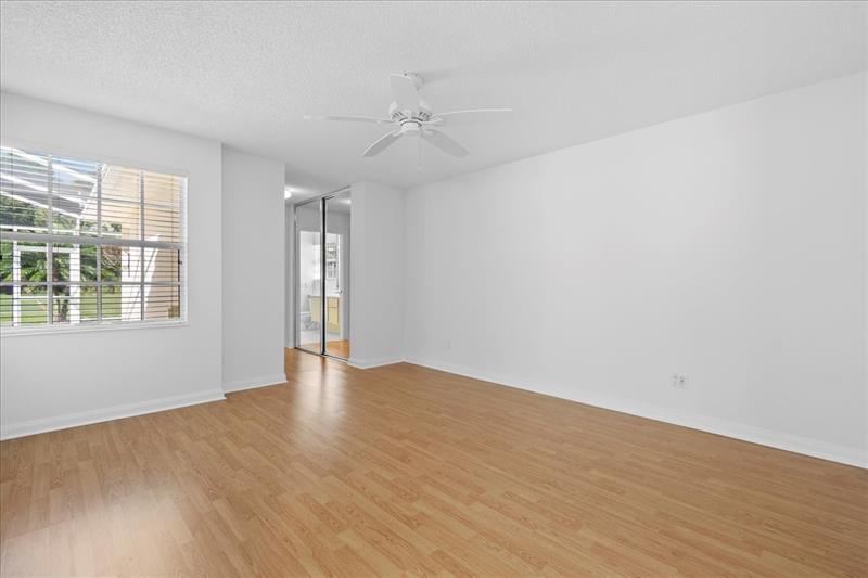 Image 13 of 33 For 7747 Spicewood Cir