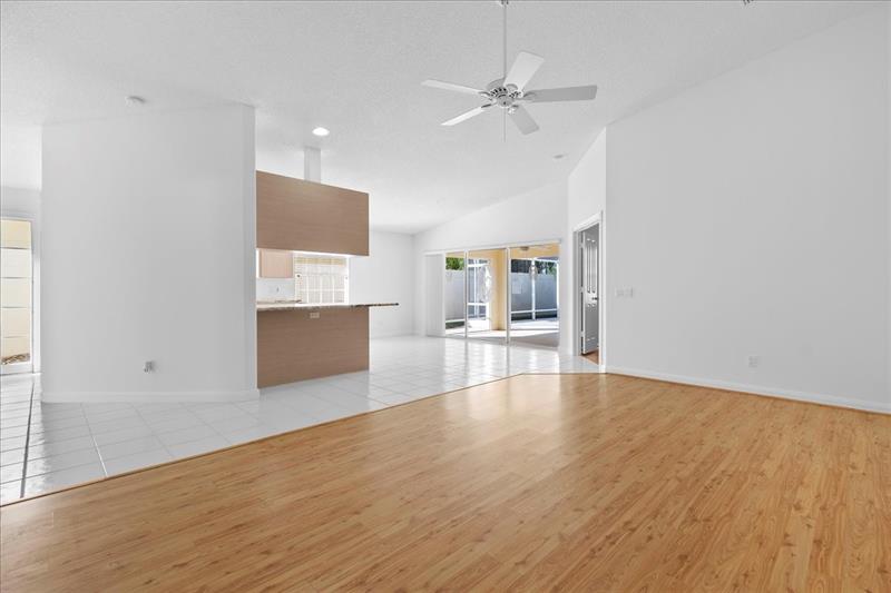 Image 5 of 33 For 7747 Spicewood Cir