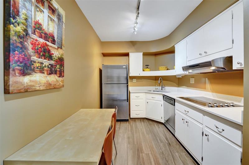 Image 19 of 47 For 3233 34th St  1517