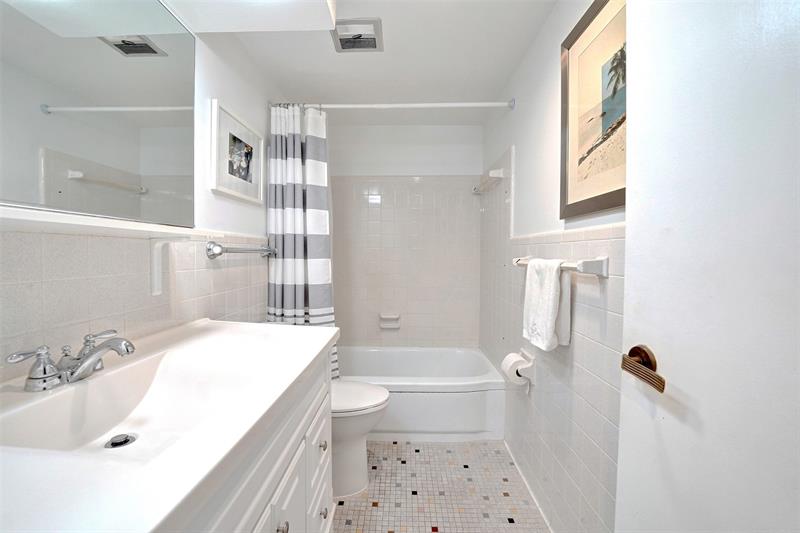 Image 26 of 47 For 3233 34th St  1517