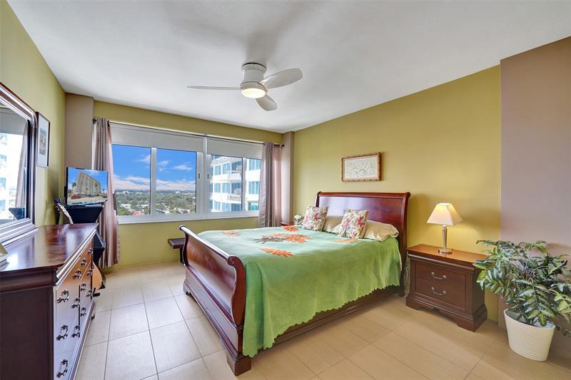 Image 28 of 47 For 3233 34th St  1517