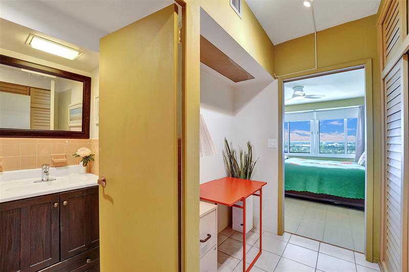 Image 33 of 47 For 3233 34th St  1517