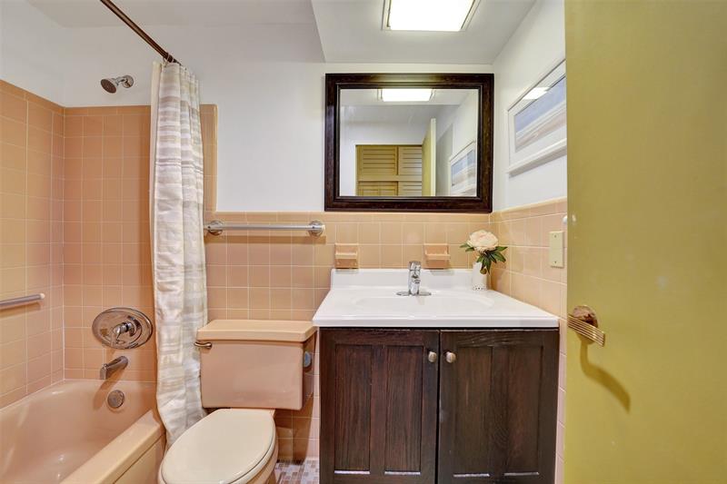 Image 35 of 47 For 3233 34th St  1517