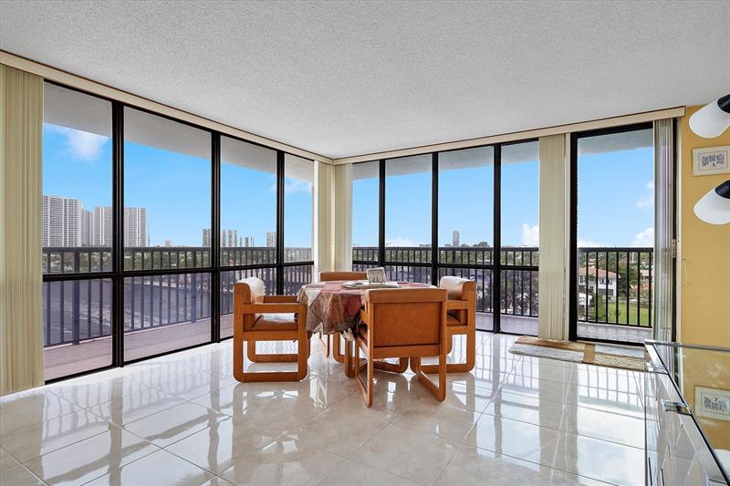 Image 10 of 52 For 2017 Ocean Dr  710