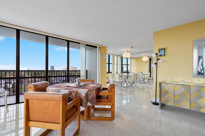 Image 11 of 52 For 2017 Ocean Dr  710