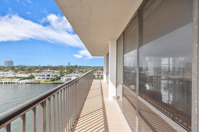 Image 14 of 52 For 2017 Ocean Dr  710