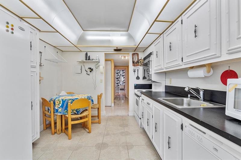 Image 23 of 52 For 2017 Ocean Dr  710