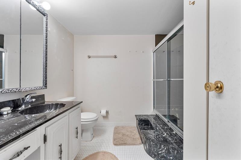 Image 27 of 52 For 2017 Ocean Dr  710