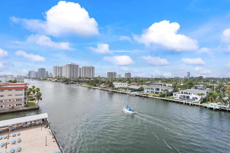 Image 3 of 52 For 2017 Ocean Dr  710