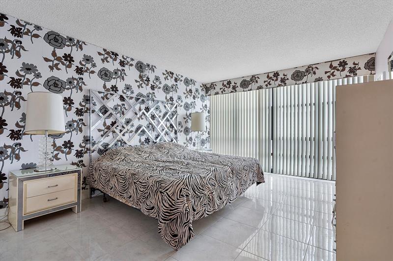 Image 33 of 52 For 2017 Ocean Dr  710