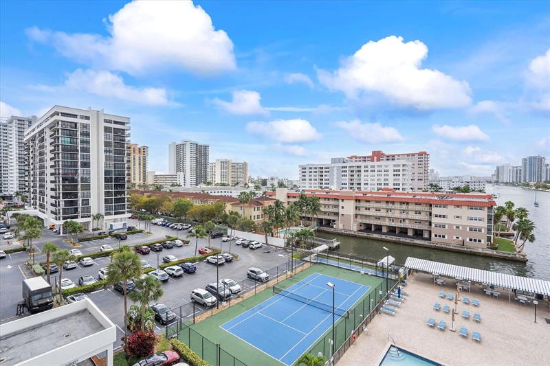 Image 34 of 52 For 2017 Ocean Dr  710