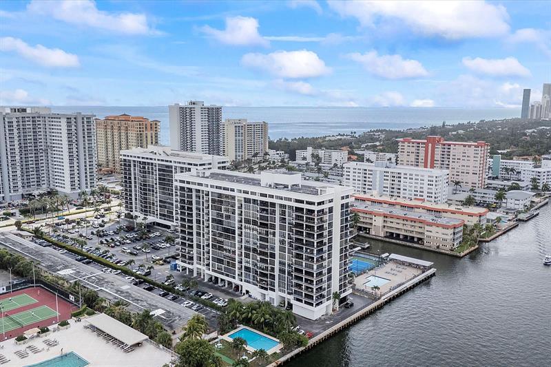 Image 38 of 52 For 2017 Ocean Dr  710