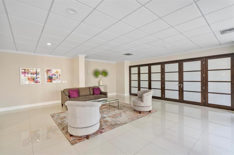 Image 41 of 52 For 2017 Ocean Dr  710