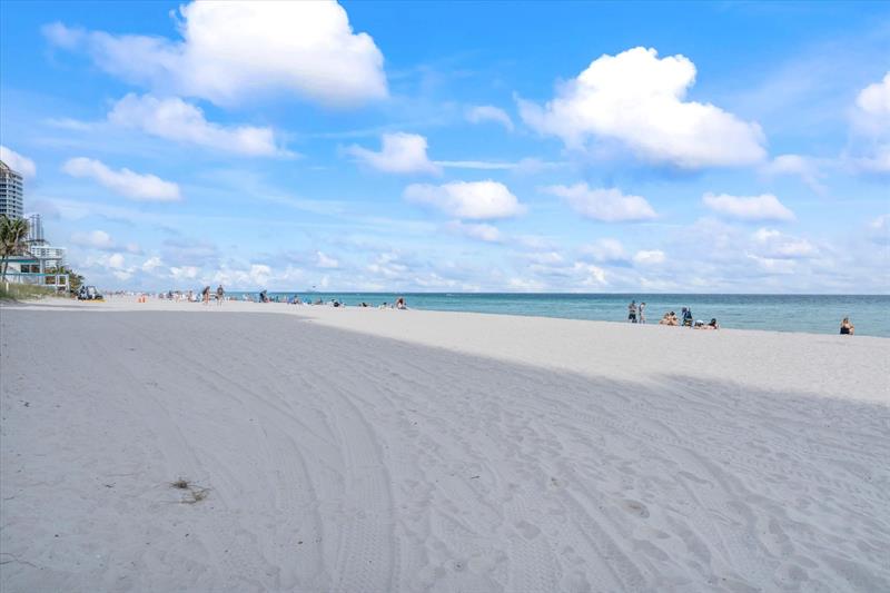 Image 49 of 52 For 2017 Ocean Dr  710