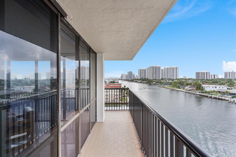 Image 9 of 52 For 2017 Ocean Dr  710