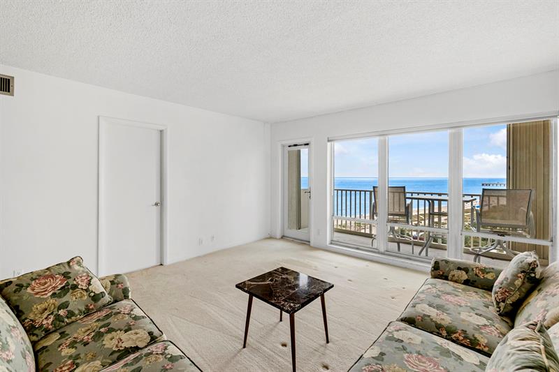 Image 11 of 60 For 750 Ocean Blvd  1002